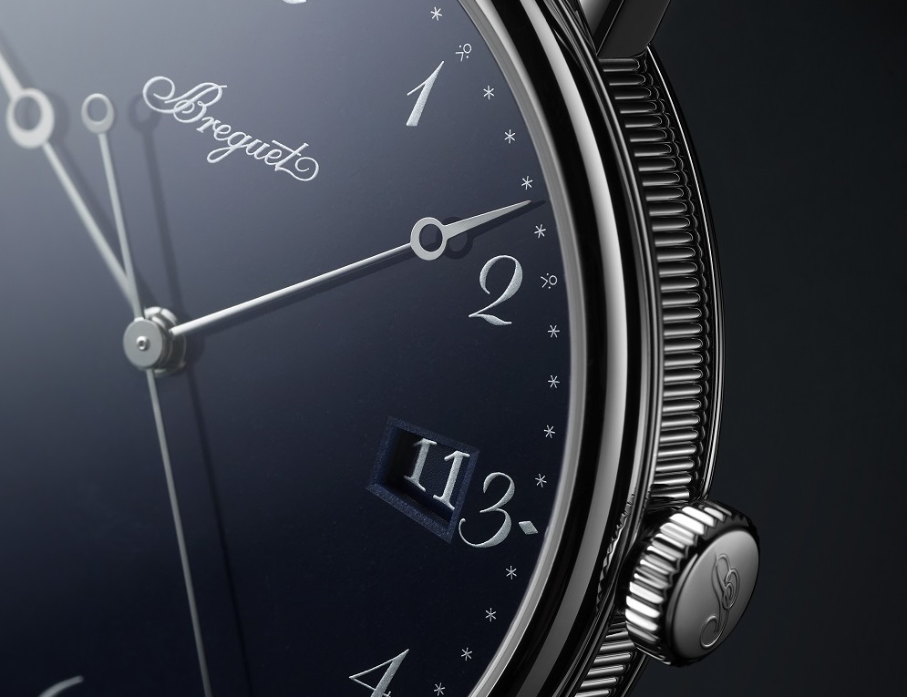 選ばれし者のみが手にできる至高の“ブレゲ・ブルー”エナメルダイアルに