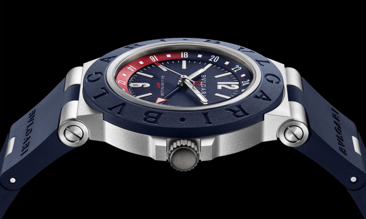 都会的なデザインとBVLGARIのダブルロゴで目を引く【ブルガリ