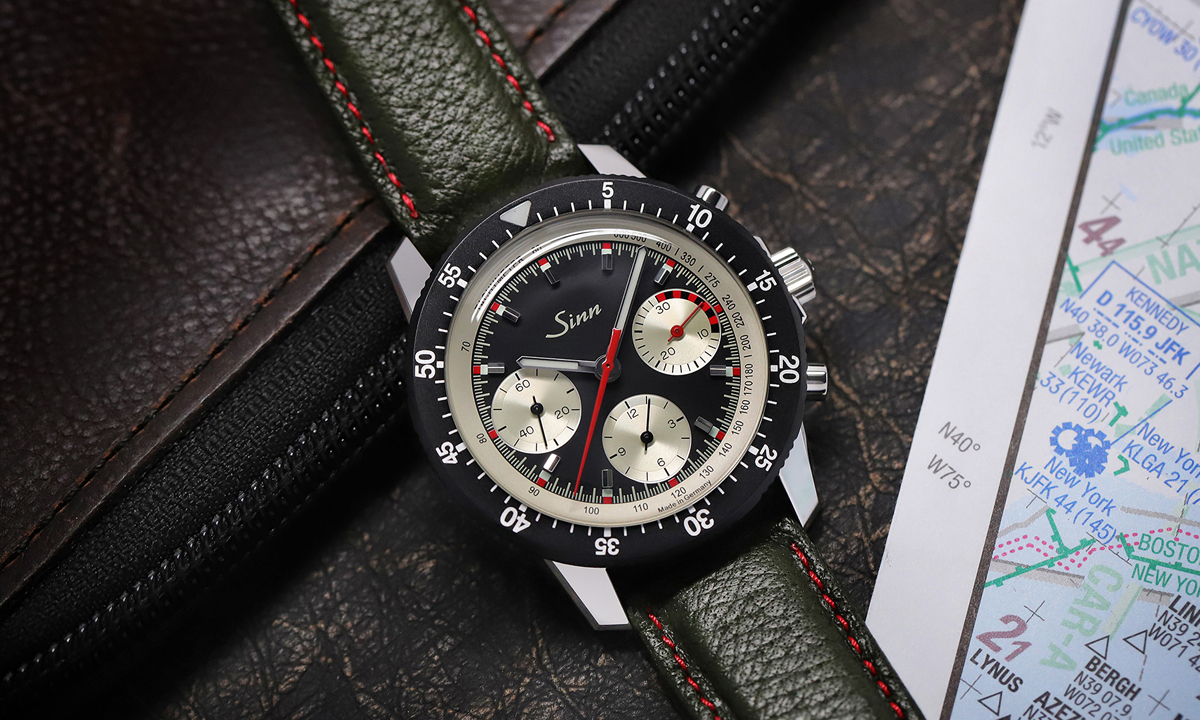 103」コレクションにファッション性の高いグリーンレザーストラップを