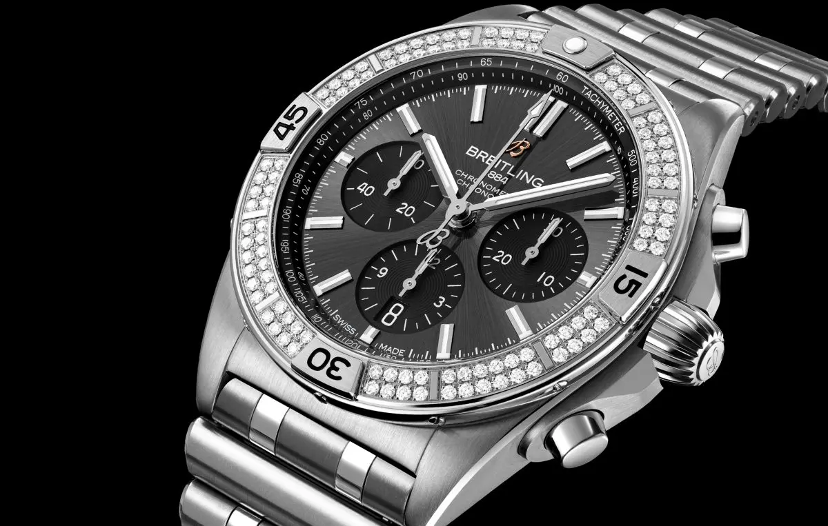 ブラック マザー オブ パールやダイヤモンドをセットした限定50本の