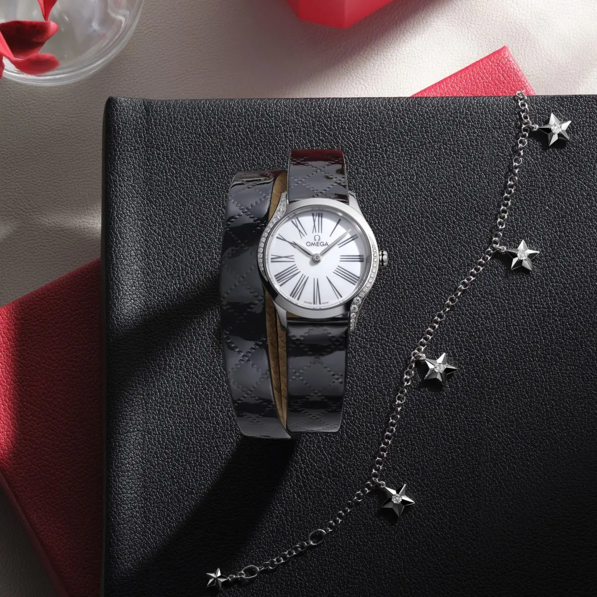 ダイヤモンドが輝く「ミニ トレゾア」は豊富なカラーバリエーションが