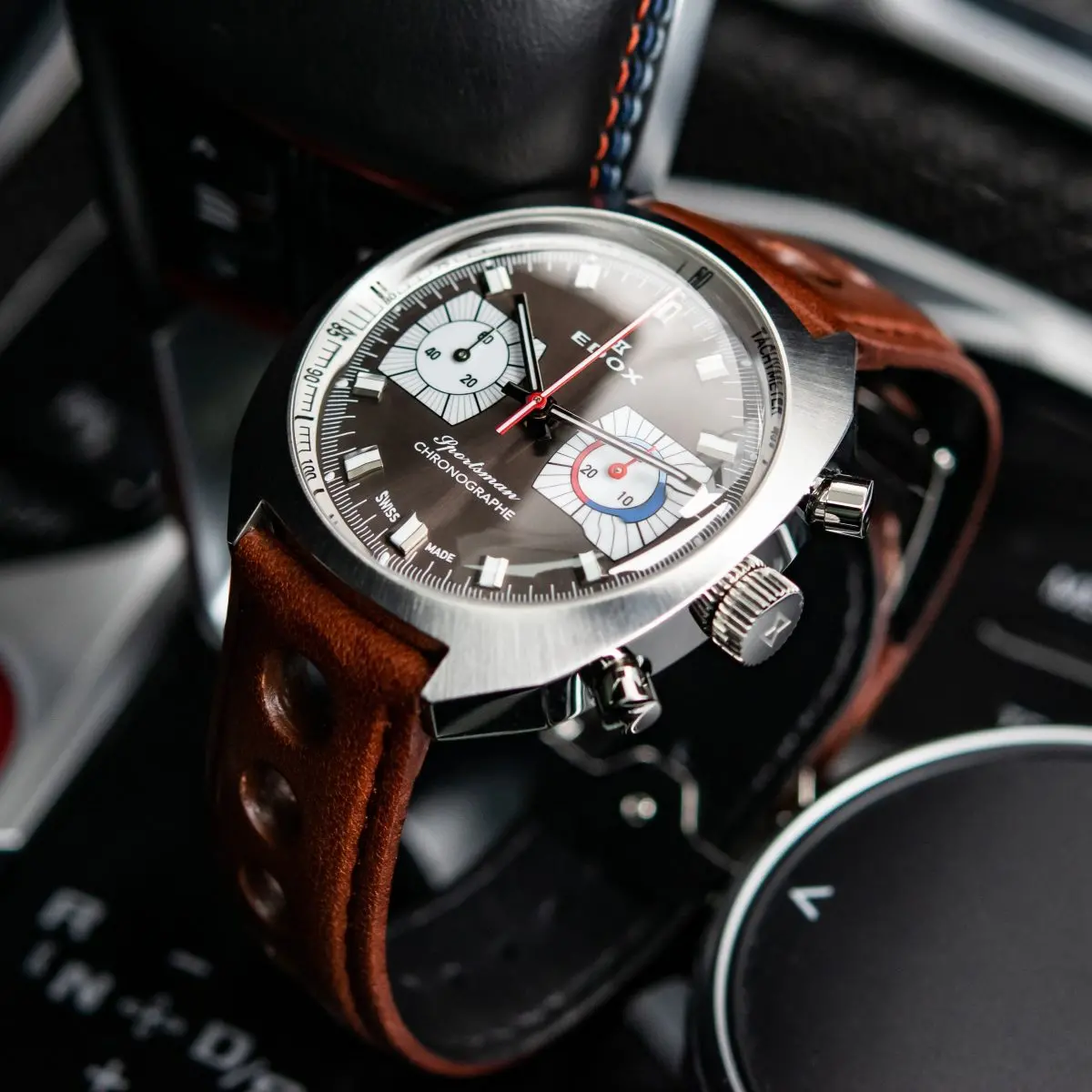 BMWの世界観を表現した限定クロノとダイヤモンドをあしらった