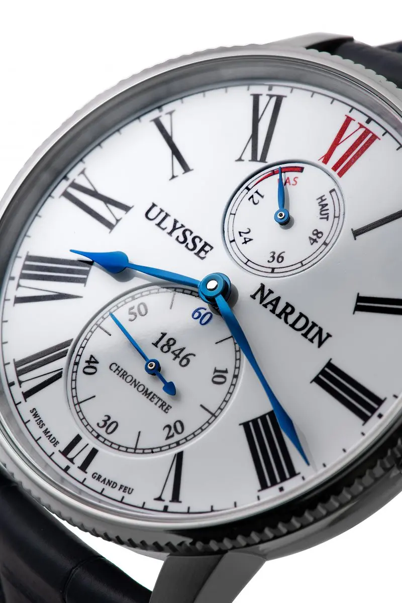 極上のエナメル文字盤は一見の価値アリ！ 古の風が感じられる港街