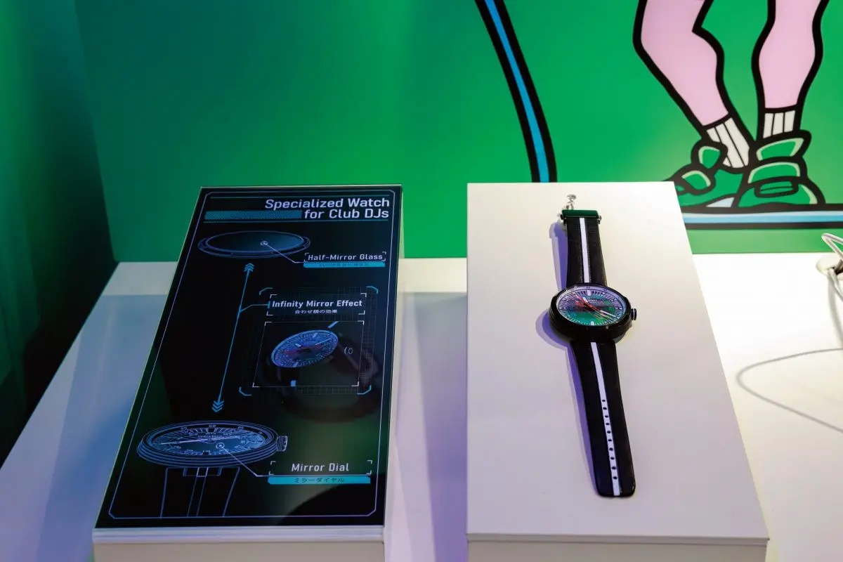 サンタクロースやヴァンパイアなどの使用を想定した「専用すぎる腕時計