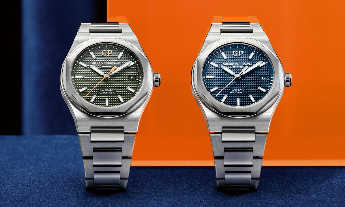 光の角度によって文字盤の見え方が変化する2色のコンパクトウオッチを