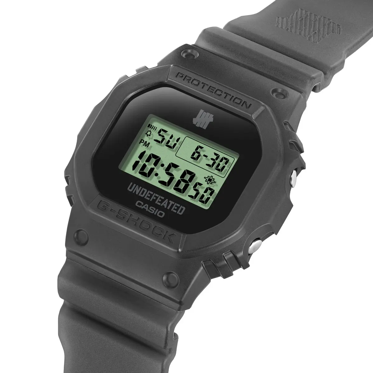 G-SHOCK】カモ柄ストラップに着せ替えができるLAのスニーカー