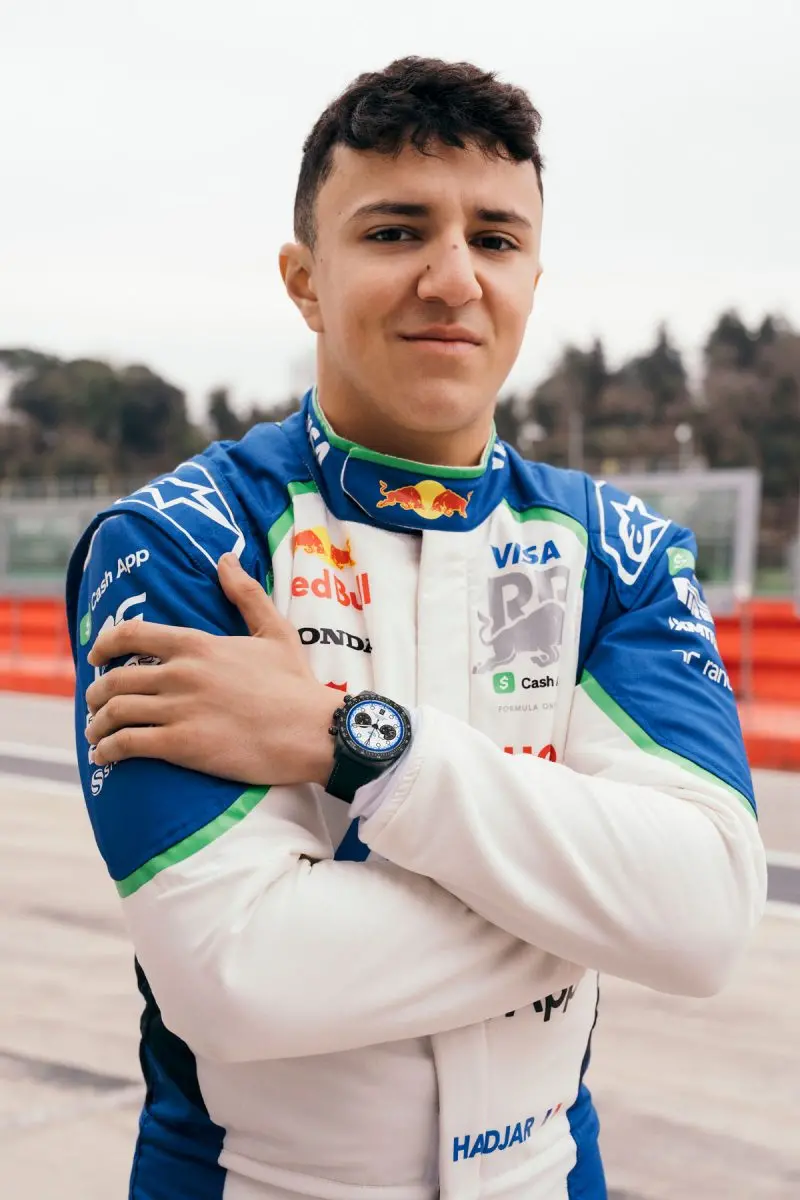 チューダー】Visa Cash App Racing Bulls F1チームのマシンを彷彿