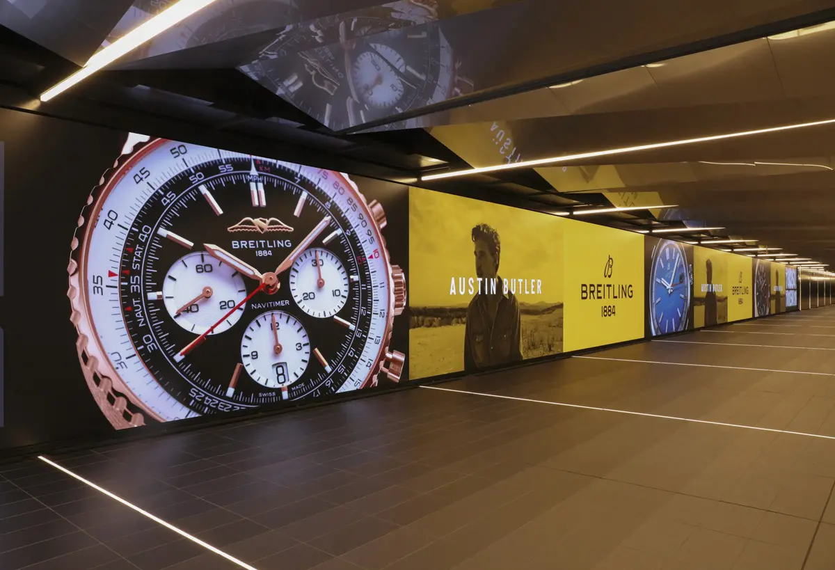 BREITLING ALPHA FLIGHT 45/P 　室屋義秀さんサイン入り BREITLING ALPHA FLIGHT 45/P 室屋義秀さんサイン入り