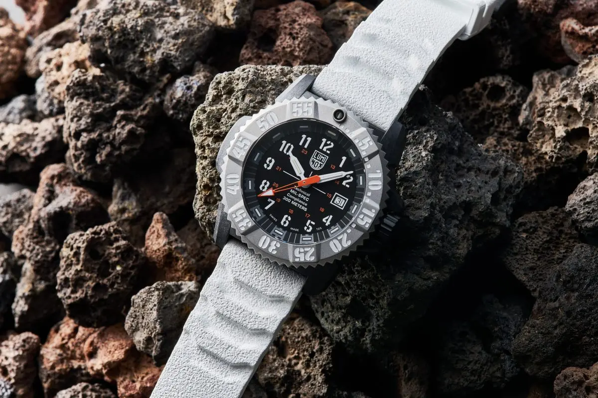 Luminox アルティメイト ルミノックス アルティメイト ビッグデイト 腕時計 ネイビー