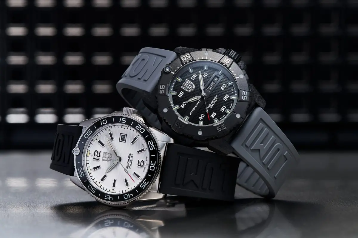 Luminox アルティメイト ルミノックス アルティメイト ビッグデイト 腕時計 ネイビー