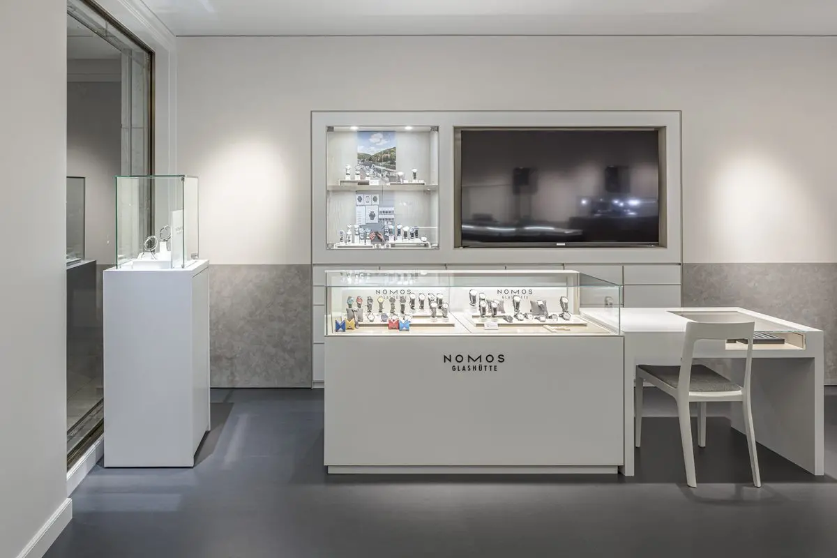 ブランドと時計好きの“架け橋” ── 大阪・心斎橋にオープンした