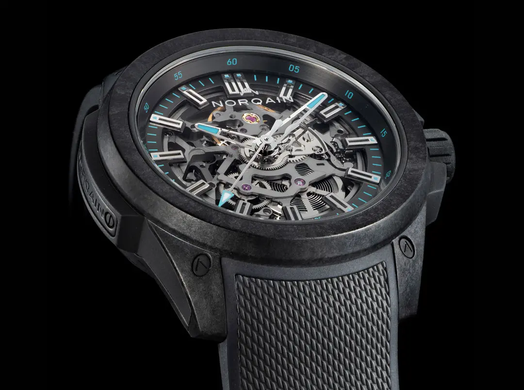 力強さと気品を宿す日本限定の「ワイルドワン スケルトン JP 42MM」が