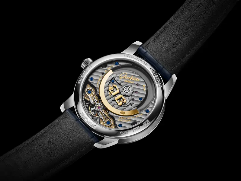 文字盤に個性アリ【グラスヒュッテ・オリジナル】アベンチュリンまたは