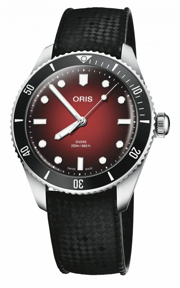 ORIS ダイバーズウォッチ 黒赤 深紅のフュメダイアルに注目！【オリス】世界的なウオッチコミュニティ