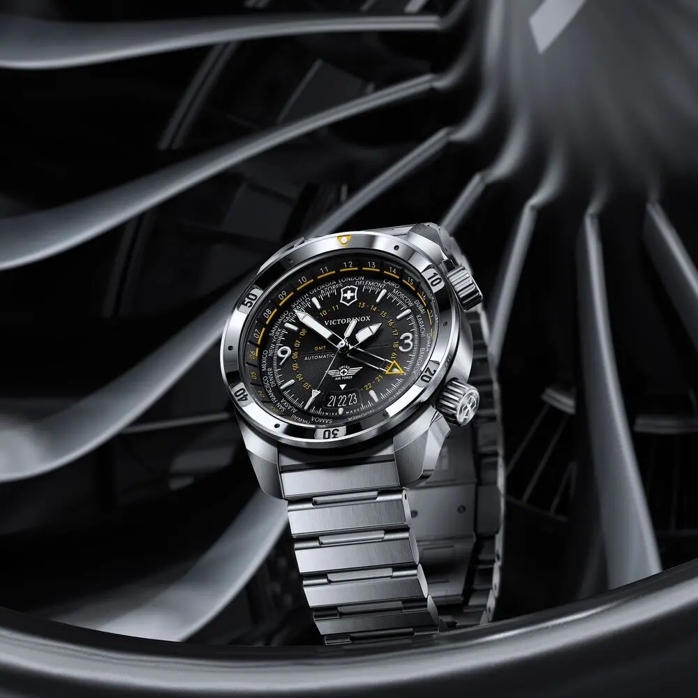 冒険心と実用性を兼ね備えたスイス製本格機械式時計を紹介 | WATCHNAVI