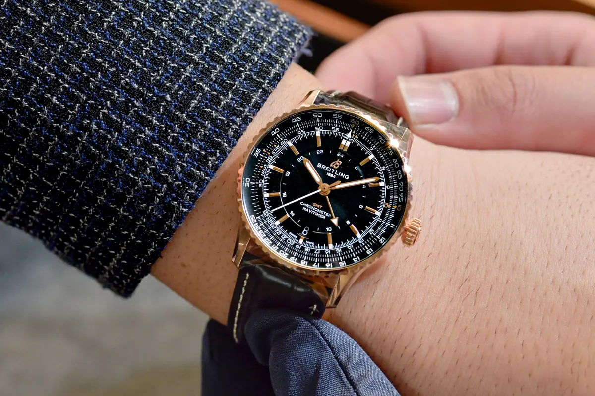 BREITLING　ブライトリング　展示ディスプレイ 来場者にインタビュー〉終始ブライトリング談議に花が咲いていた大阪