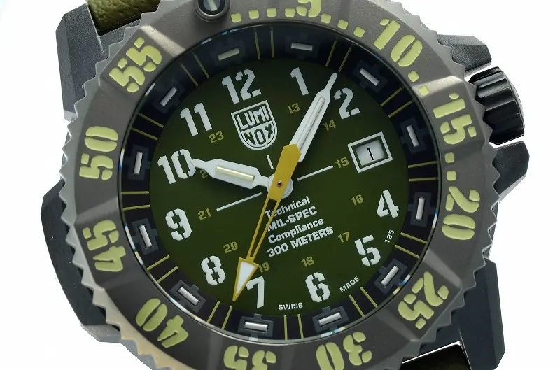 NIDECKER SUPERMATIC LT OLIVE Lsize 新品 ルミノックス」独自素材とオリーブで仕上げた限定ウオッチ2モデルを