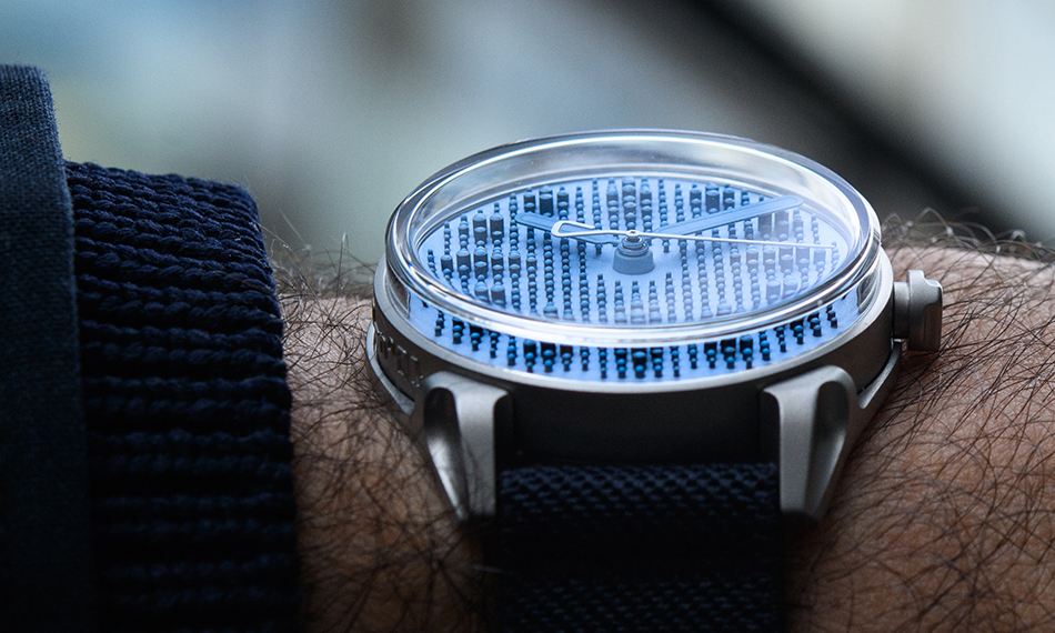 世界で日本だけ!? オンライン販売限定のはずの「コロキウム」腕時計が