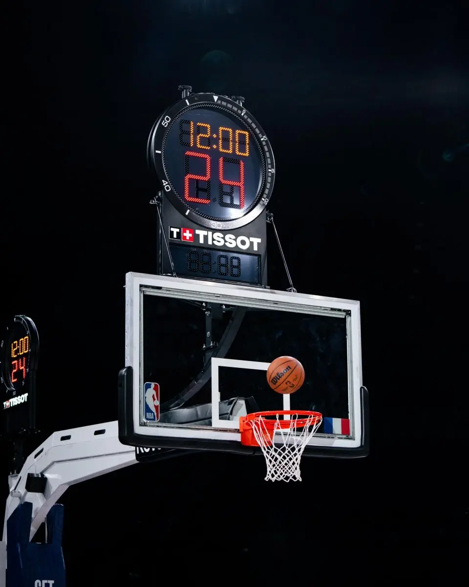 ディオ ギョンス EXO LOTTE DUTY FREE 置き時計 日本初上陸の没入型ファンイベント「NBA HOUSE」に公式タイムキーパー